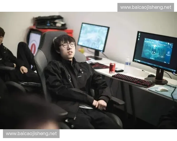 《LOL官网直播全新升级打造精彩赛事体验助力玩家互动》 《LOL官网直播全新升级打造精彩赛事体验助力玩家互动》